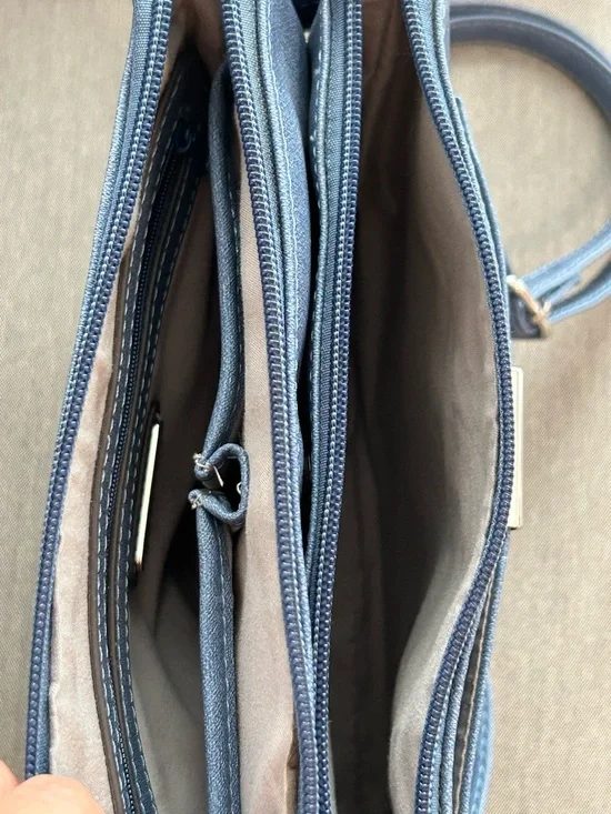 Women's Navy Crossbody Bag with Front Pocket and Chain Strap - Picture 15 of 16